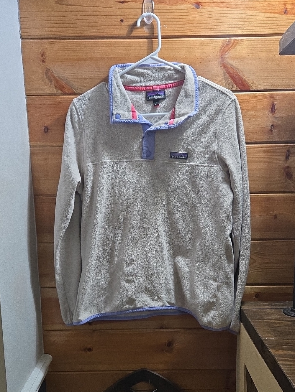 Patagonia Beige Fleece Pullover with Lilac and Pink Trim Size Large 0454